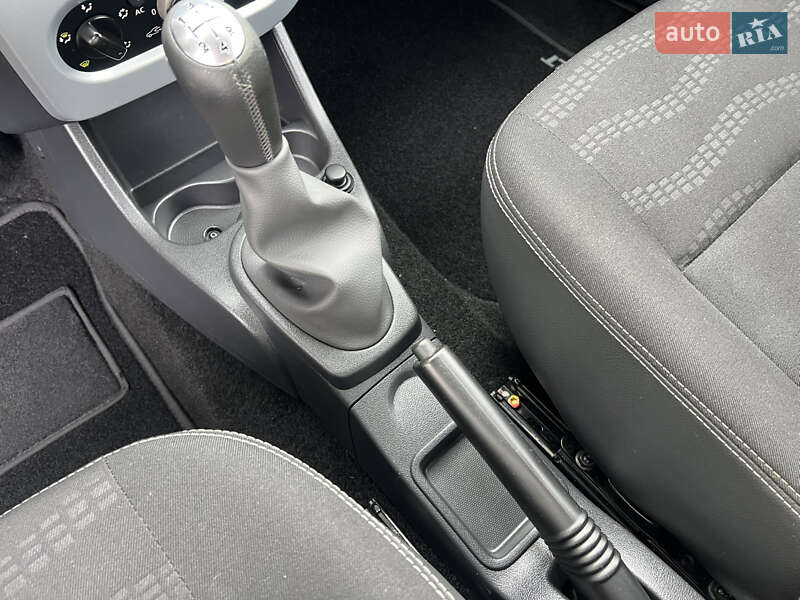 Хэтчбек Renault Sandero 2012 в Киеве