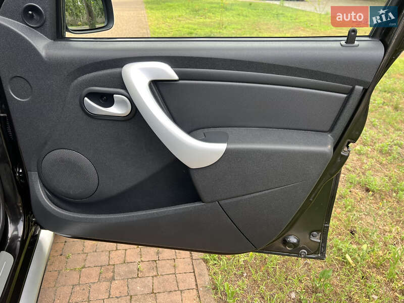 Хэтчбек Renault Sandero 2012 в Киеве