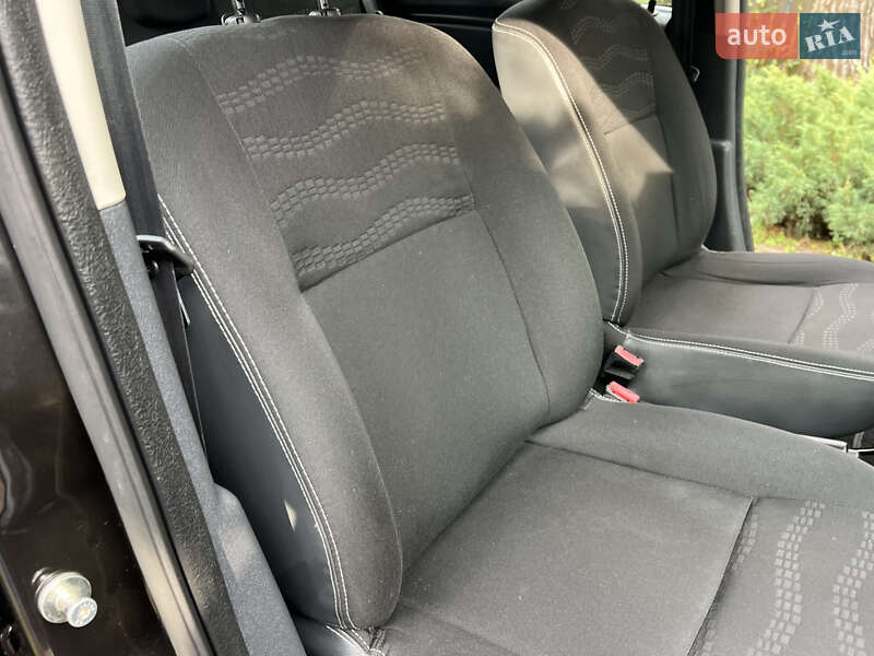 Хэтчбек Renault Sandero 2012 в Киеве