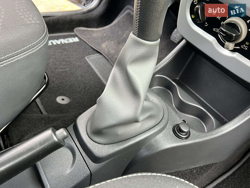 Хэтчбек Renault Sandero 2012 в Киеве