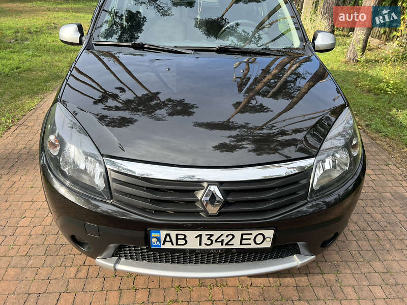 Хэтчбек Renault Sandero 2012 в Киеве