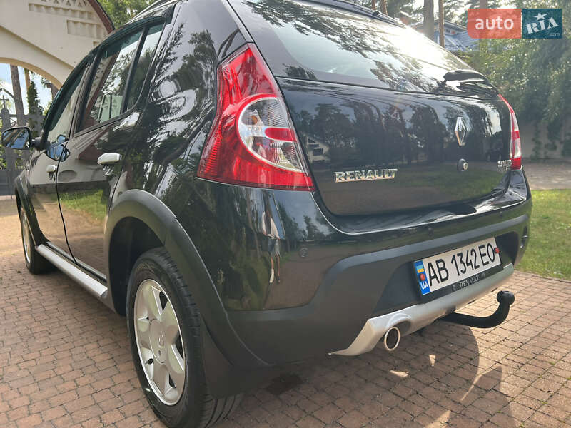 Хэтчбек Renault Sandero 2012 в Киеве