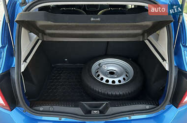 Хэтчбек Renault Sandero 2015 в 