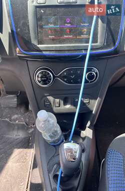 Хэтчбек Renault Sandero 2020 в 