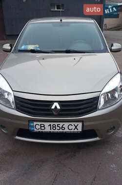 Хетчбек Renault Sandero 2011 в Чернігові