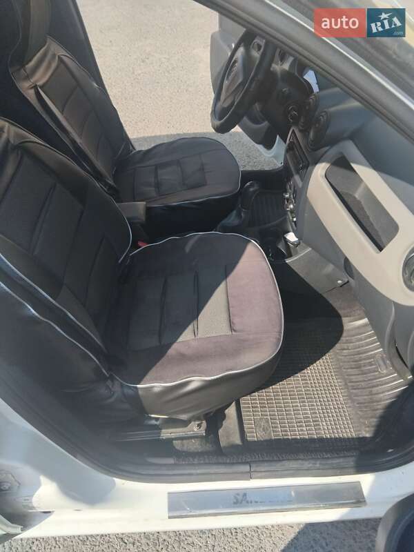 Хэтчбек Renault Sandero 2012 в Днепре