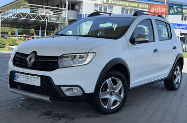 Хэтчбек Renault Sandero 2017 в Хмельницком