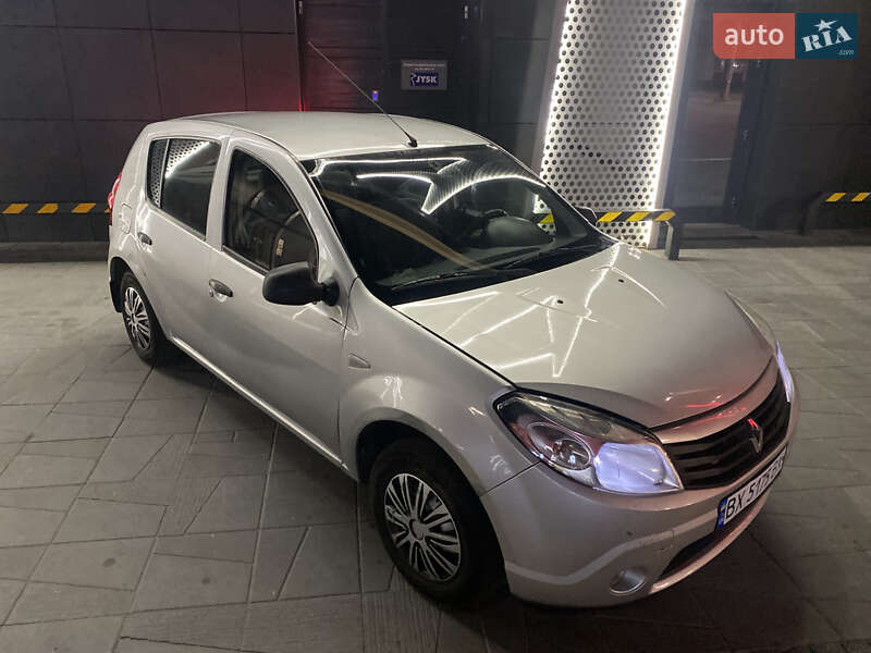 Хетчбек Renault Sandero 2010 в Житомирі