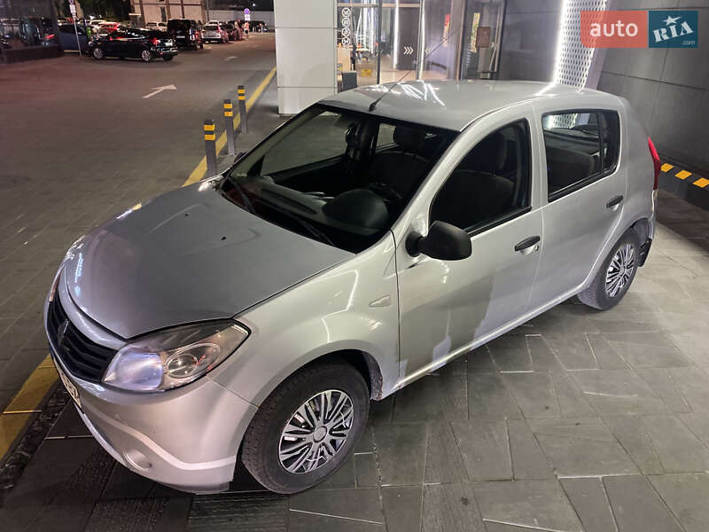 Хетчбек Renault Sandero 2010 в Житомирі