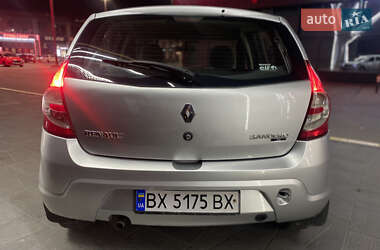 Хетчбек Renault Sandero 2010 в Житомирі