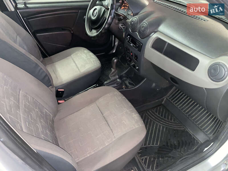 Хетчбек Renault Sandero 2010 в Житомирі
