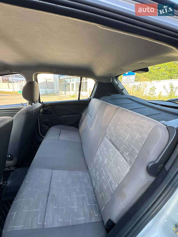 Хетчбек Renault Sandero 2010 в Житомирі