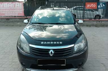 Хетчбек Renault Sandero 2012 в Чорткові