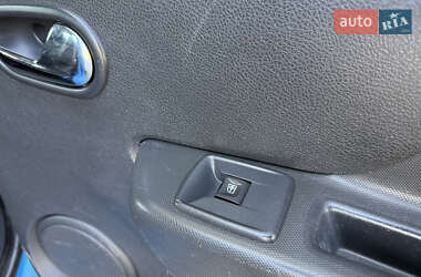 Хэтчбек Renault Sandero 2016 в 