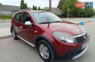 Хэтчбек Renault Sandero 2012 в Каменец-Подольском