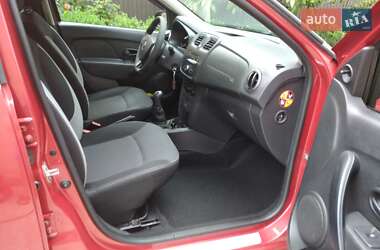 Хэтчбек Renault Sandero 2016 в 