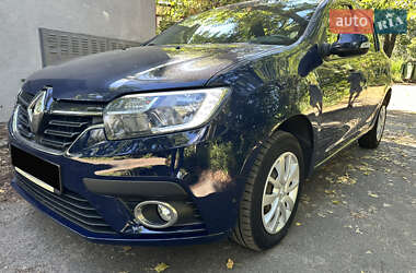 Хэтчбек Renault Sandero 2019 в 