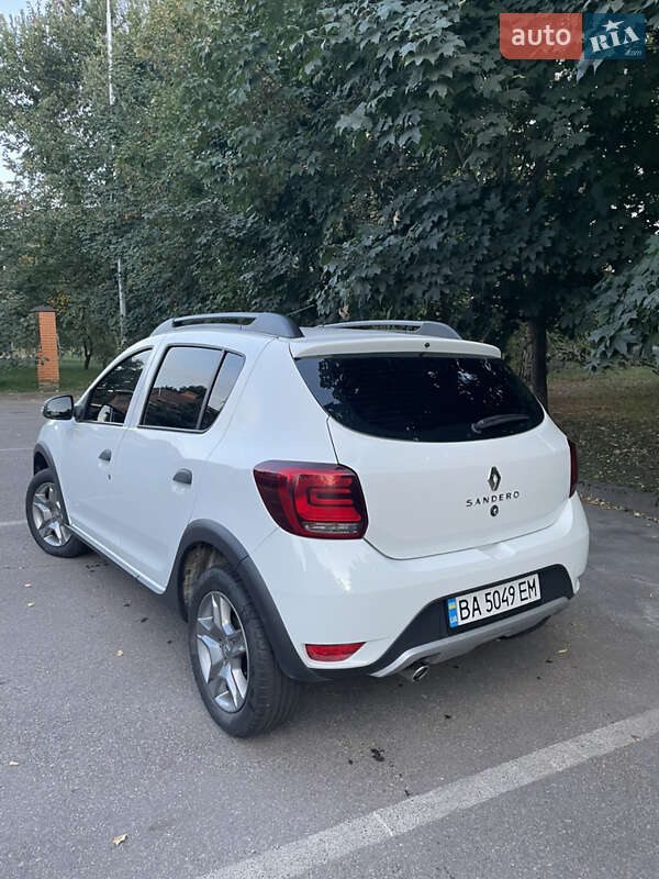 Хэтчбек Renault Sandero 2021 в Киеве
