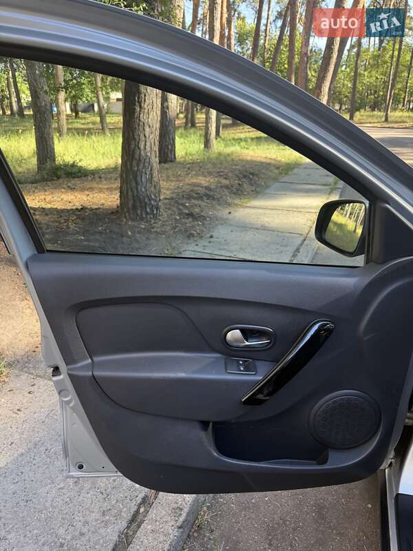 Хэтчбек Renault Sandero 2019 в Черкассах фото 3 Хэтчбек Renault Sandero 2019 в Черкассах