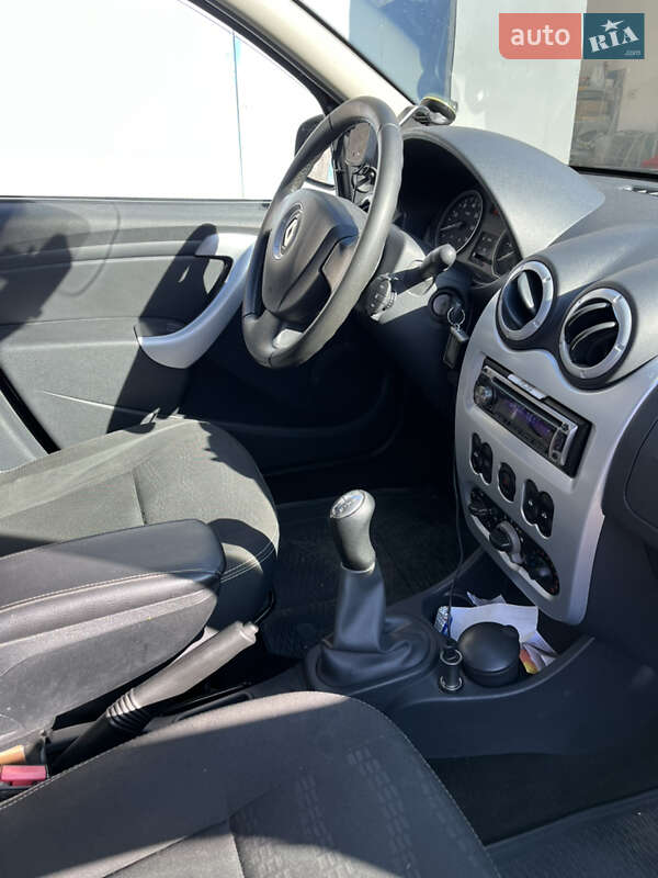 Хетчбек Renault Sandero 2011 в Миколаєві