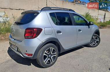 Хэтчбек Renault Sandero 2020 в 