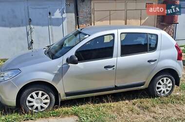 Хэтчбек Renault Sandero 2010 в Сокале