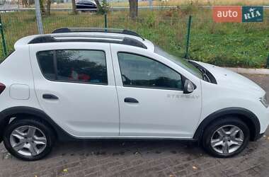 Хэтчбек Renault Sandero 2017 в 