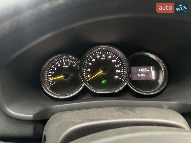 Хетчбек Renault Sandero 2016 в Узині