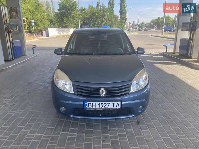 Хетчбек Renault Sandero 2011 в Миколаєві