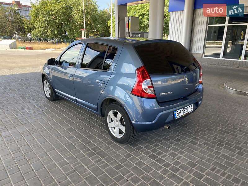 Хетчбек Renault Sandero 2011 в Миколаєві