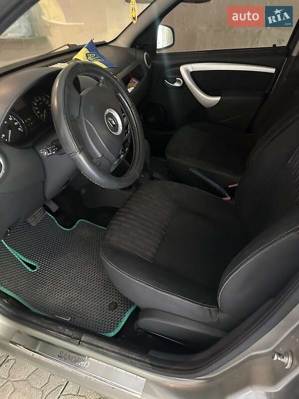 Хэтчбек Renault Sandero 2012 в Днепре