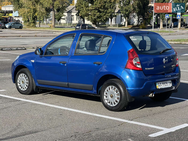 Хетчбек Renault Sandero 2009 в Києві
