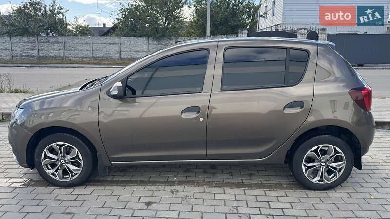 Хетчбек Renault Sandero 2020 в Житомирі фото 2 Хетчбек Renault Sandero 2020 в Житомирі