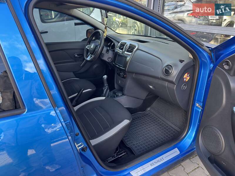 Хэтчбек Renault Sandero 2017 в Хмельницком