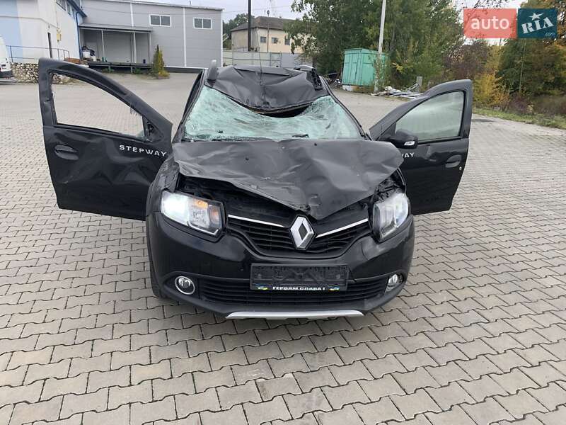 Хэтчбек Renault Sandero 2014 в 