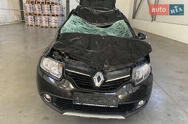 Хэтчбек Renault Sandero 2014 в 