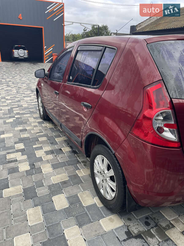 Хэтчбек Renault Sandero 2011 в Николаеве