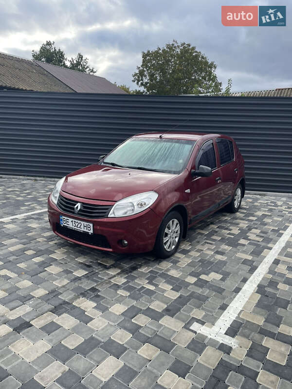 Хэтчбек Renault Sandero 2011 в Николаеве