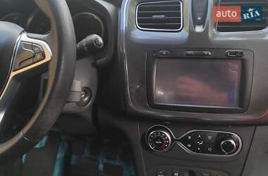 Хэтчбек Renault Sandero 2018 в 