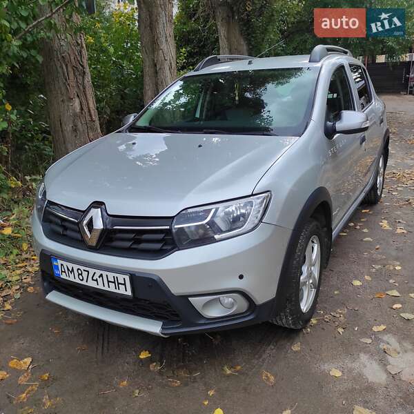 Хэтчбек Renault Sandero 2018 в 