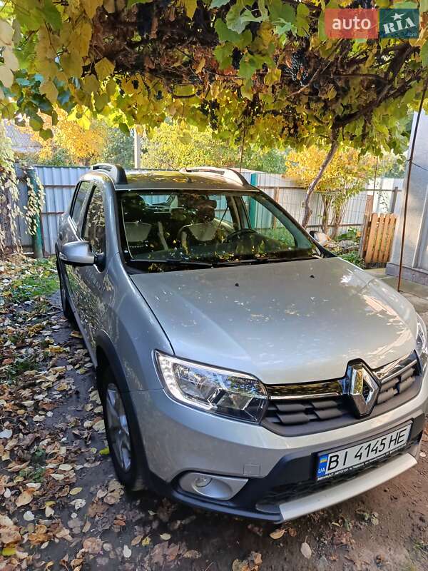 Хэтчбек Renault Sandero 2021 в Гадяче фото Хэтчбек Renault Sandero 2021 в Гадяче