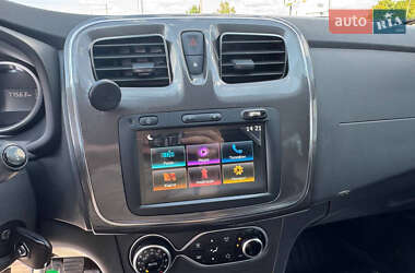 Хетчбек Renault Sandero 2019 в 