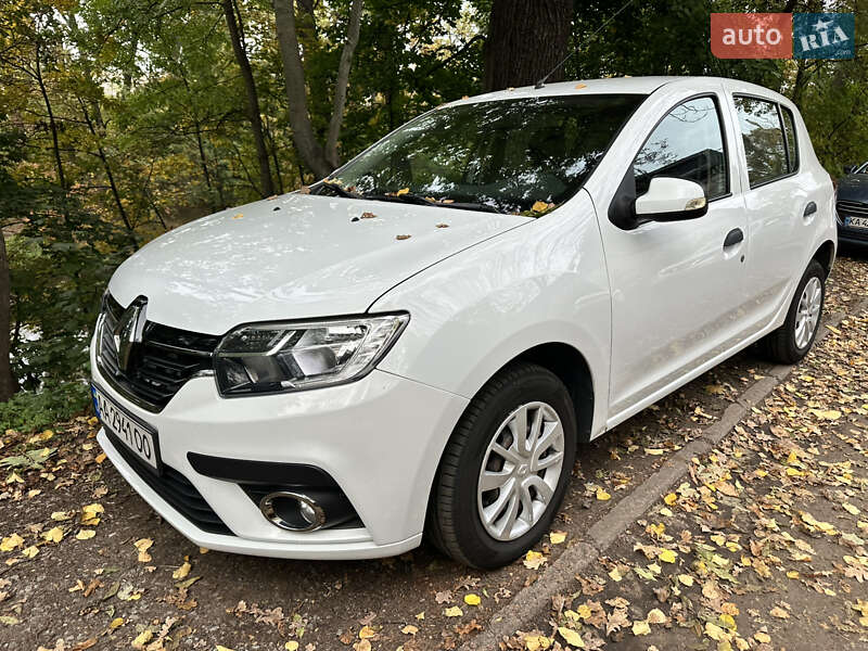 Хетчбек Renault Sandero 2019 в 