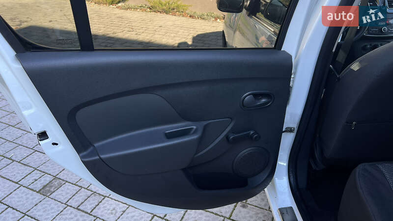 Хэтчбек Renault Sandero 2020 в Львове фото 27 Хэтчбек Renault Sandero 2020 в Львове