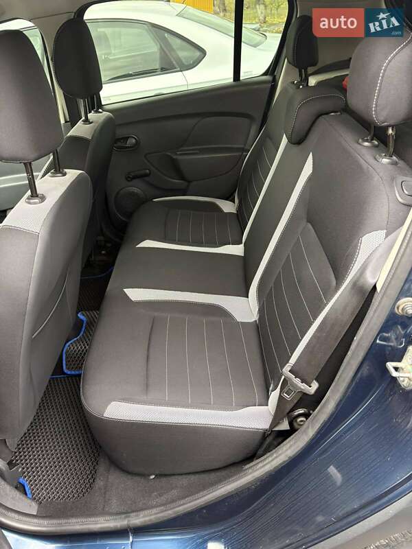 Хэтчбек Renault Sandero 2017 в Звенигородке