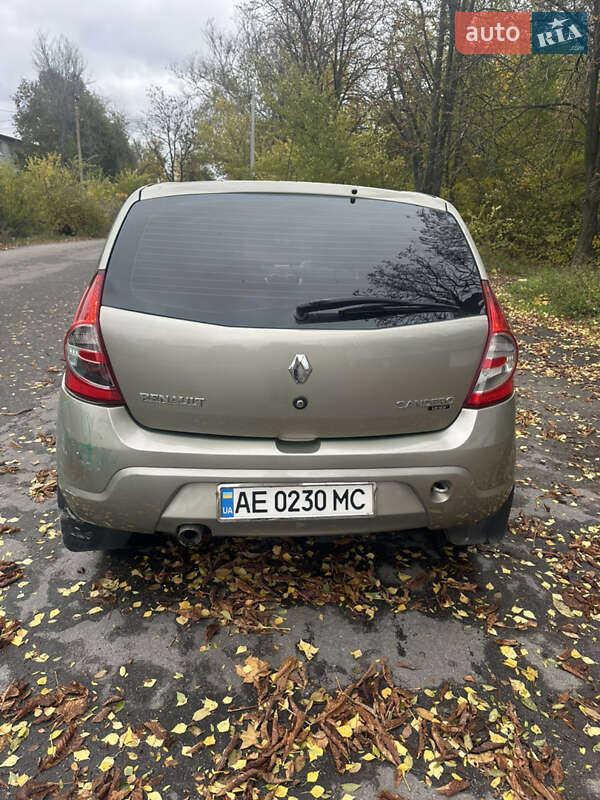 Хэтчбек Renault Sandero 2012 в Днепре