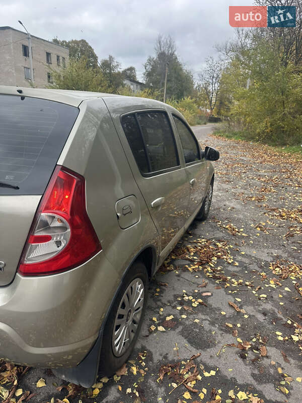 Хэтчбек Renault Sandero 2012 в Днепре