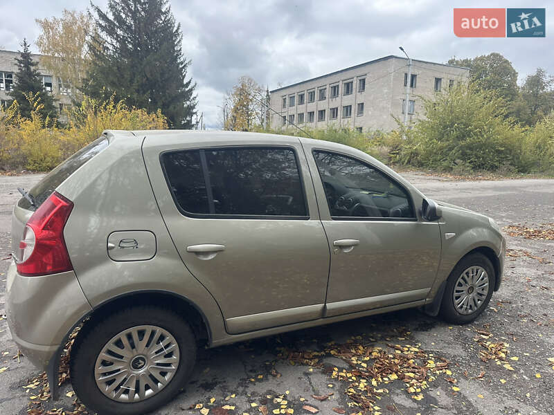 Хэтчбек Renault Sandero 2012 в Днепре