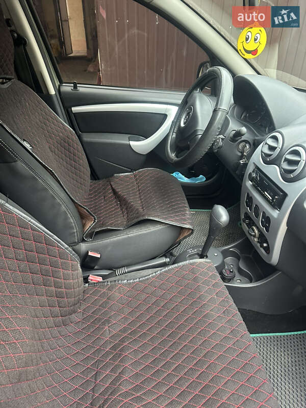 Хэтчбек Renault Sandero 2012 в Днепре