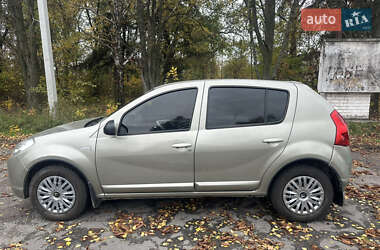 Хетчбек Renault Sandero 2012 в Дніпрі Хетчбек Renault Sandero 2012 в Дніпрі